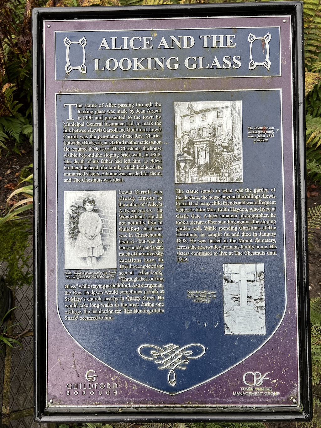 Blue plaque in Guildford for Alice and the looking glass