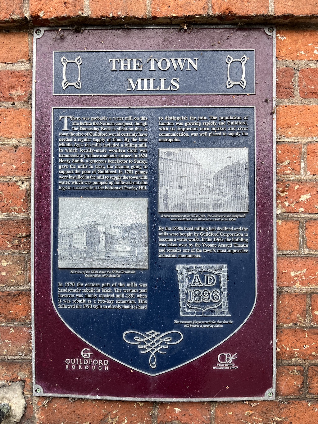 Blue plaque in Guildford for The Town Mills